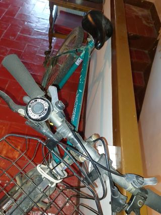 Bicicleta montaña clásica con marchas