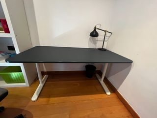 Lámpara escritorio metal negra ikea