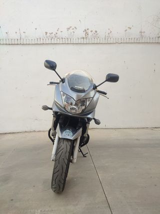 Suzuki Bandit 650 - Motocicleta