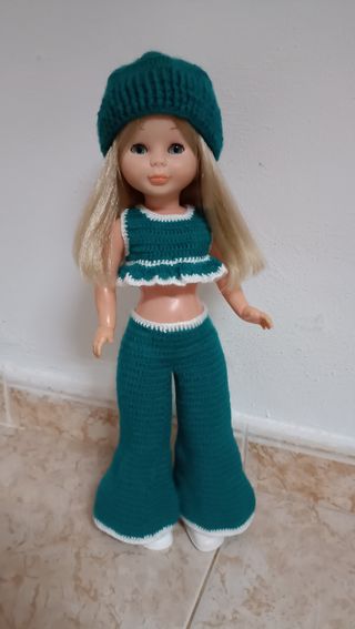 Precioso conjunto crochet para muñeca Nancy