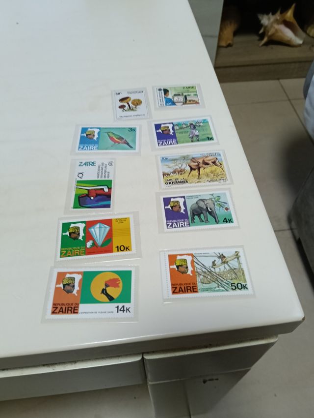 Sellos: Bután y San Marino