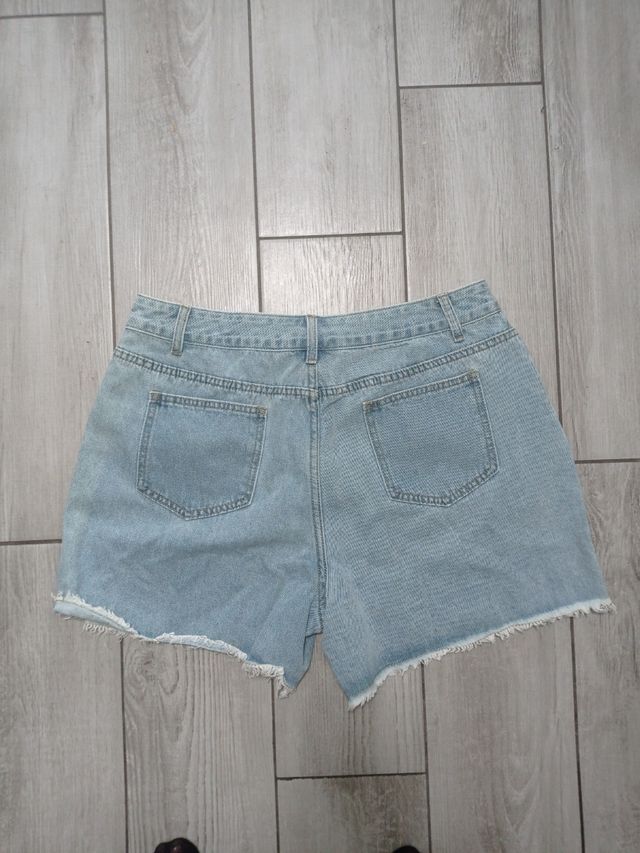 Shorts jeans con stelle
