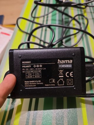 Caricatore universale Hama 15/19V Taccuino universale