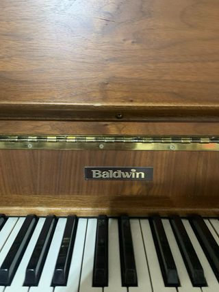Piano Baldwin Monarch antiguo