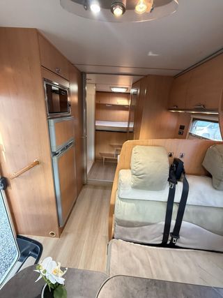 Autocaravana integral doble cama/horno/Garaje XXL