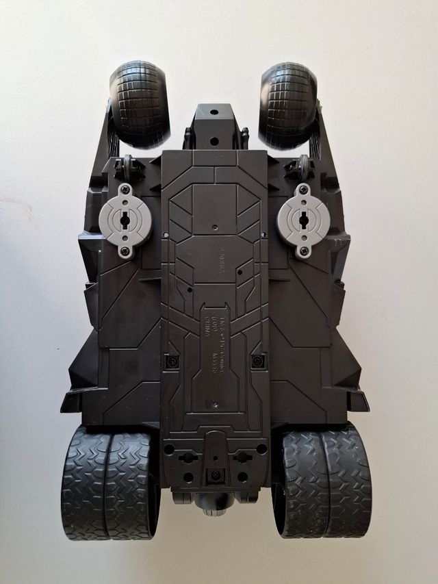 Batman con Batmóvil y su moto