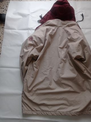 Chaqueta Sallkon impermeable beige