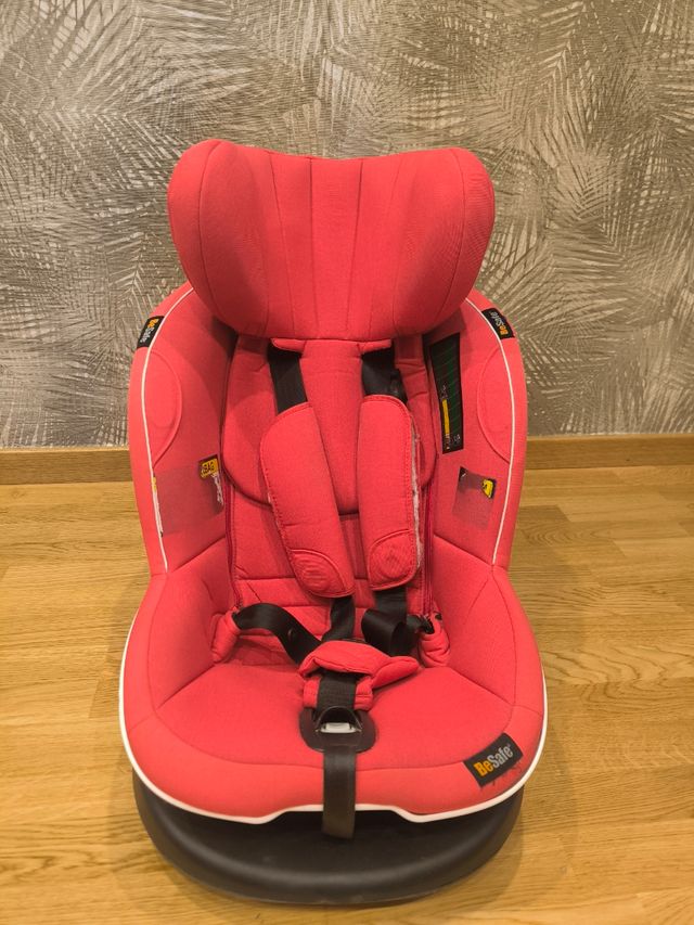 Silla BeSafe iZi Modular i-Size roja y base isofix