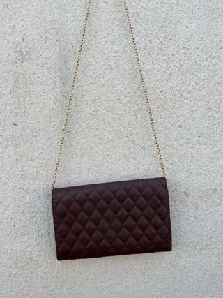 Bolso marrón acolchado - Cadena dorada