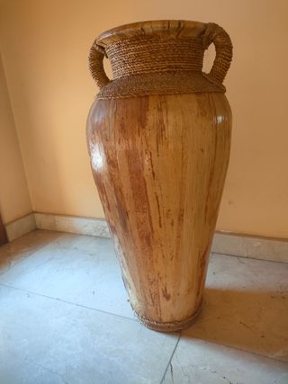 Jarrón rústico de bambú