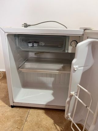 Nevera LG mini. 