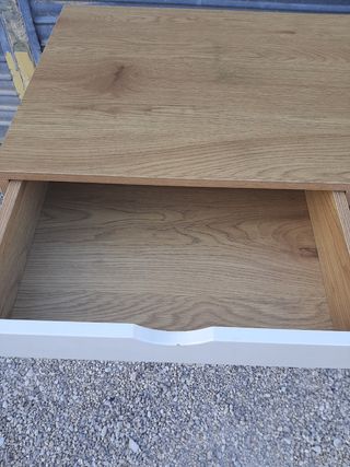 Escritorio blanco de madera 