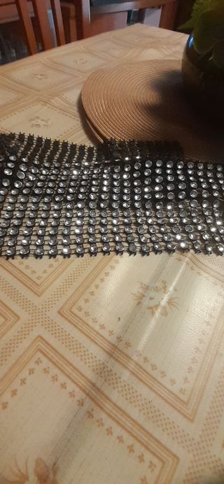 Lote de mercería: hilos , botones,pasamanerias...