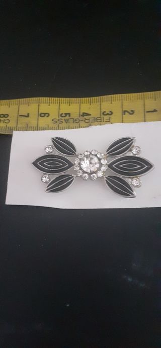 Lote de mercería: hilos , botones,pasamanerias...