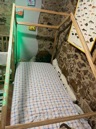 Cama Montessori infantil de madera