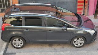 Peugeot 5008 2014