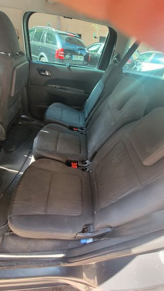 Peugeot 5008 2014