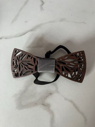 Pajarita de madera muy original. NUEVA