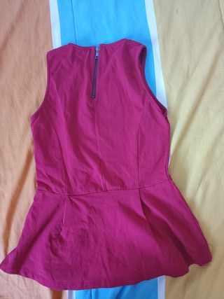Top rojo Friday's talla S