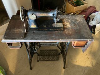 Máquina coser SINGER antigua
