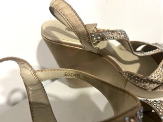 Sandalias cuña Luciano Barachini