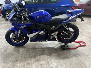 YAMAHA R6 - Moto Azul