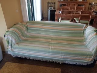 Sofá Chester azul y amarillo