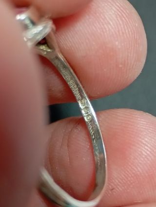 Anillo plata ley con rubí rojo facetado 