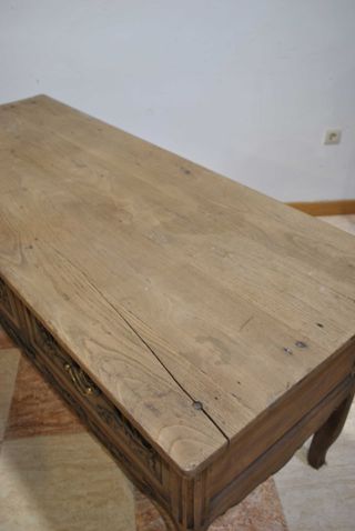 Antigua consola tallada