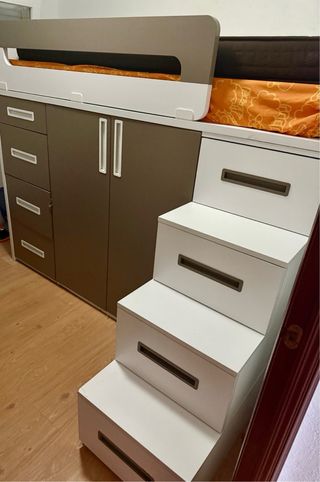 Cama alta Habitation juvenil con escalera