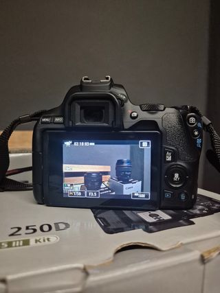 Canon EOS 250D + Kit de objetivos