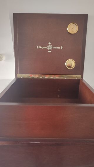 Caja puros Segura Viudas