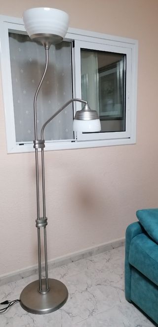 Lámpara pie IKEA - Metal, cristal.