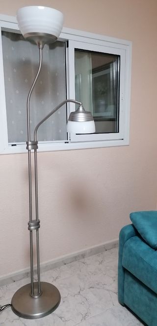 Lámpara pie IKEA - Metal, cristal.