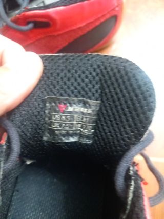 Zapatillas moto Dainese rojas Especial edición