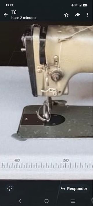 Maquina de coser industrial de doble arrastre.PFAF
