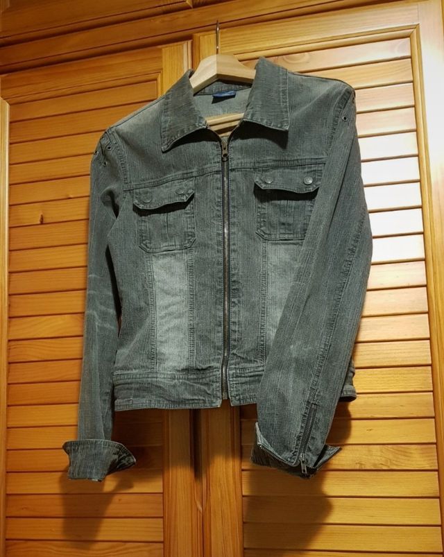 Cazadora vaquera Bershka gris M
