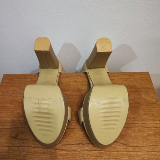 Tacones beige plataforma