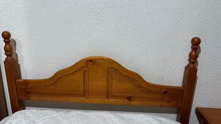 Cama 105cm pino + mesita