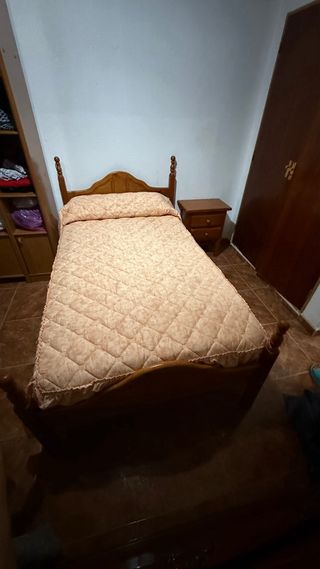 Cama 105cm pino + mesita