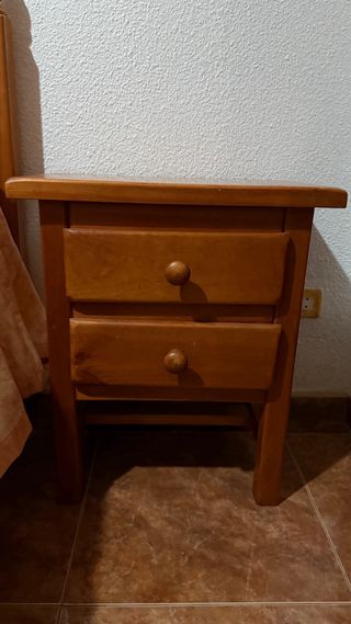 Cama 105cm pino + mesita