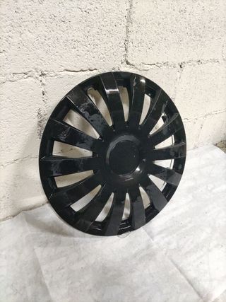 Tapacubos universal para coche.