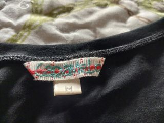 Camiseta negra/lentejuelas Caramelo 