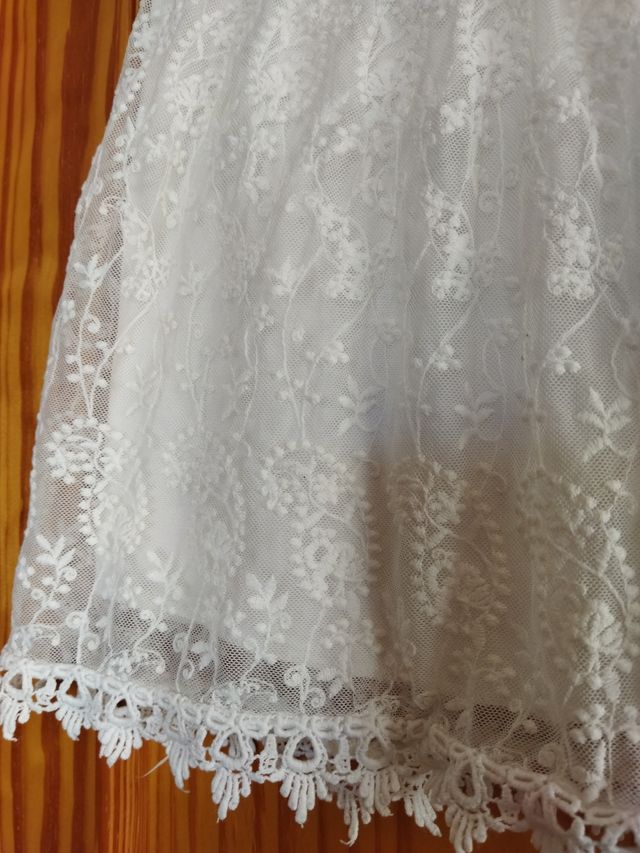 Falda blanca encaje