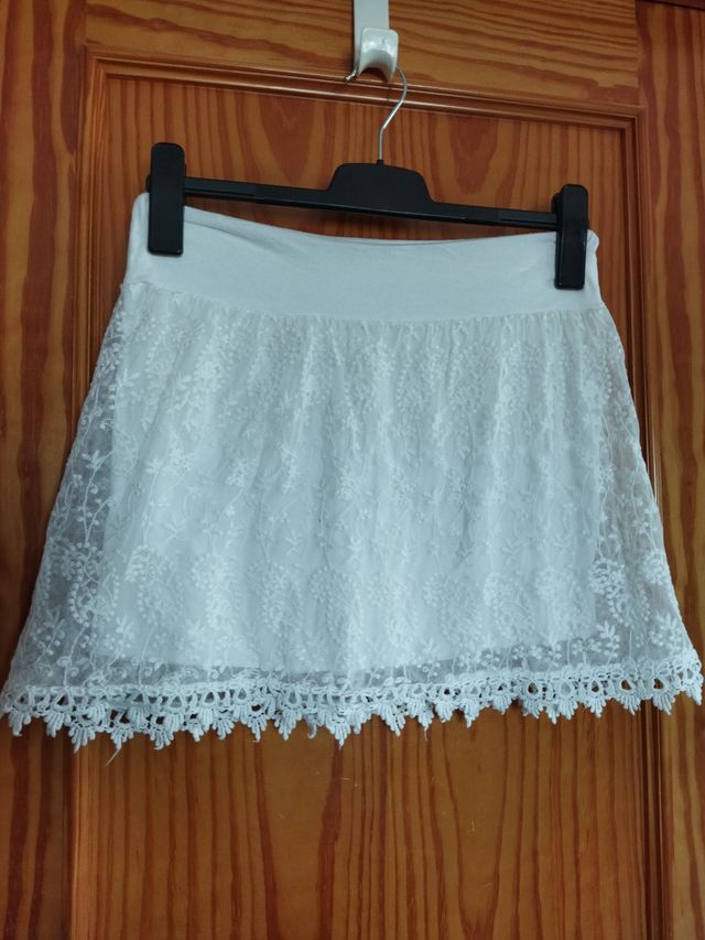 Falda blanca encaje