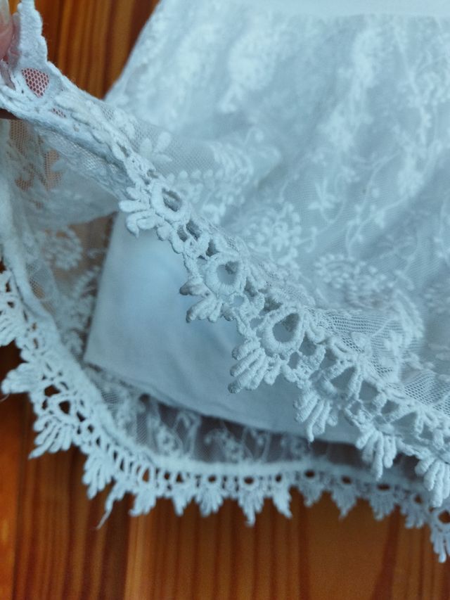 Falda blanca encaje