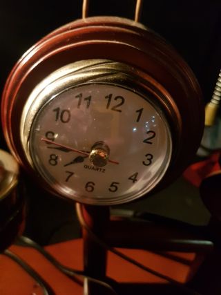 Teléfono vintage madera con reloj
