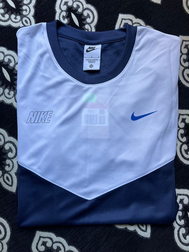 Camiseta Nike Dri-FIT L - Azul/Blanca