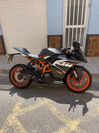 KTM RC 125 - Moto deportiva