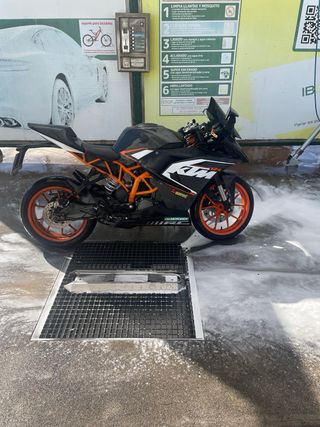 KTM RC 125 - Moto deportiva